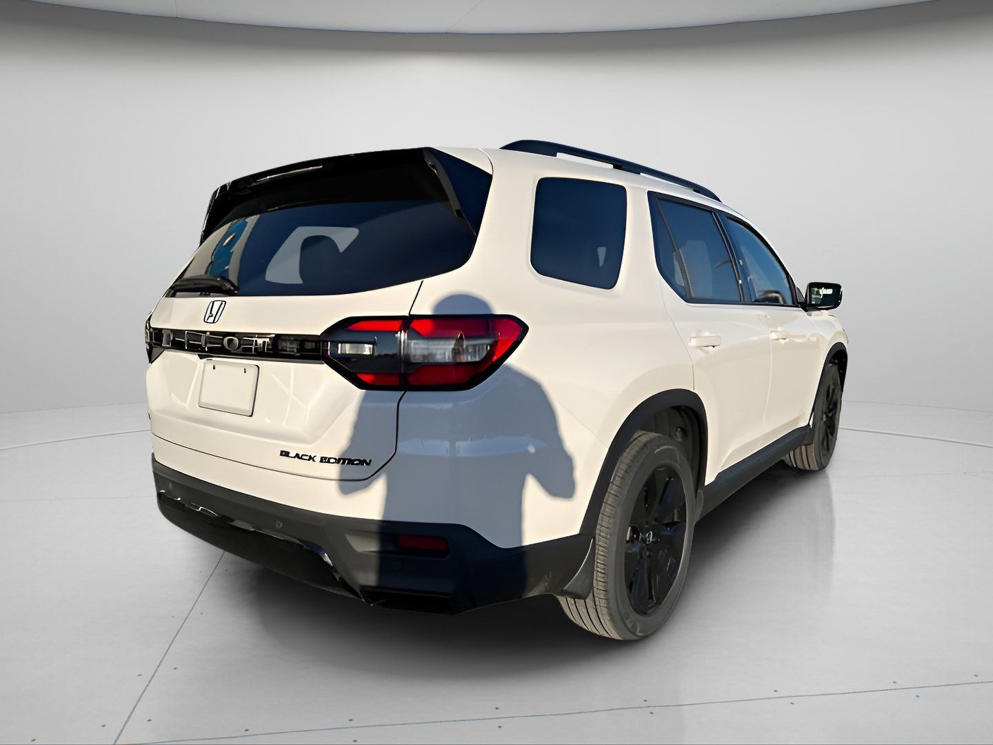 New 2026 Honda Pilot Black Edition image 3
