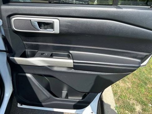 Used 2022 Ford Explorer XLT RWD image 43