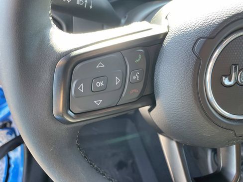 Used 2025 Jeep Wrangler Unlimited Sport AWD/4WD image 19