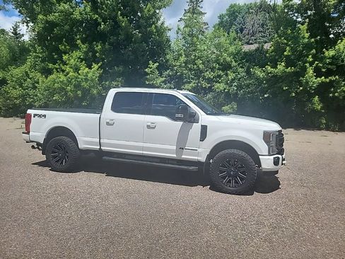 Used 2022 Ford F350 Lariat w/ Black Appearance Package AWD/4WD image 10