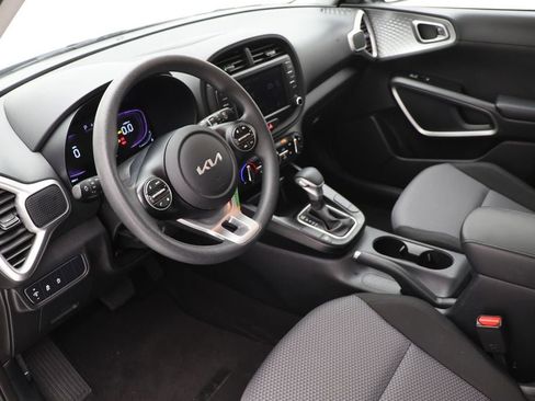 Used 2024 Kia Soul LX w/ Option Group 015 image 13