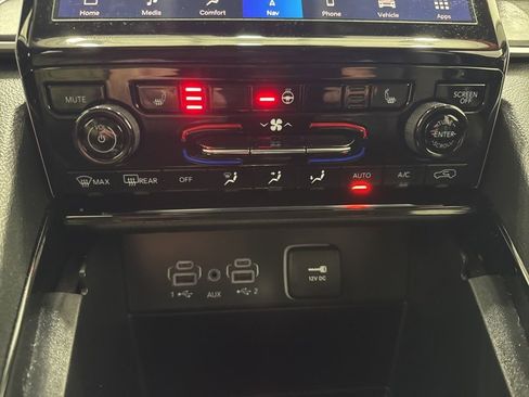 Certified 2023 Jeep Grand Cherokee L Limited image 38