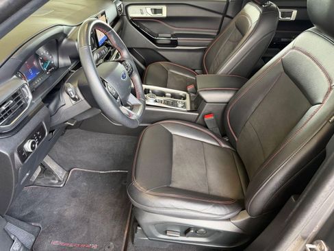 Certified 2023 Ford Explorer ST-Line AWD/4WD image 5