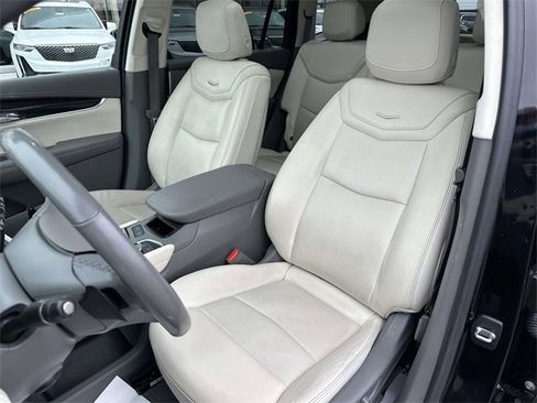 Used 2021 Cadillac XT6 Premium Luxury image 21