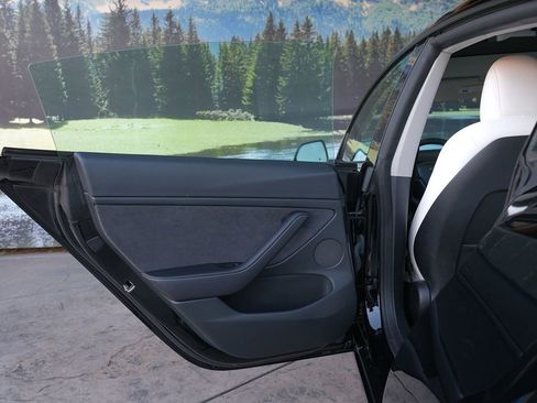 Used 2023 Tesla Model 3 Standard Range image 35