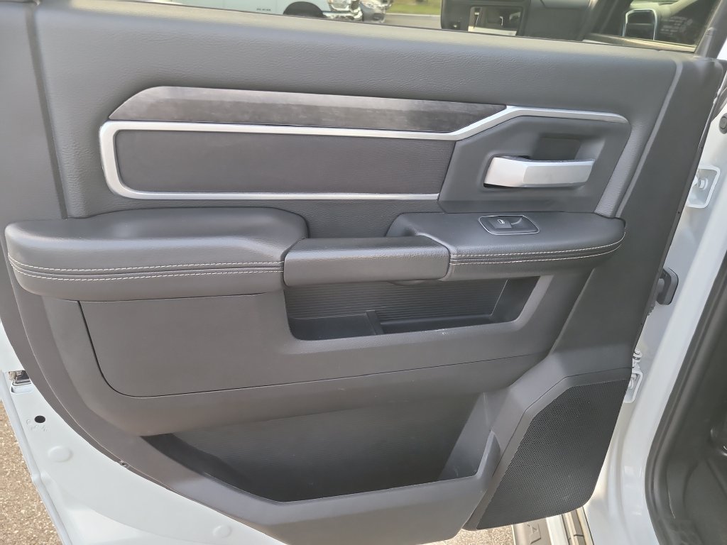 Used 2024 RAM 3500 Big Horn AWD/4WD image 12