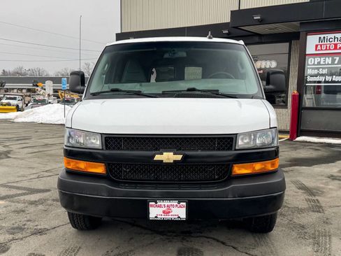 Used 2019 Chevrolet Express 3500 LS image 9