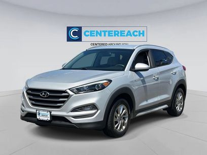 Used 2017 Hyundai Tucson SE w/ SE Popular Package 02