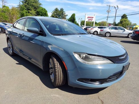 Used 2015 Chrysler 200 S w/ Navigation & Sound Group I AWD/4WD image 3