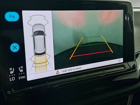 Used 2025 Volkswagen Atlas Cross Sport SE image 22