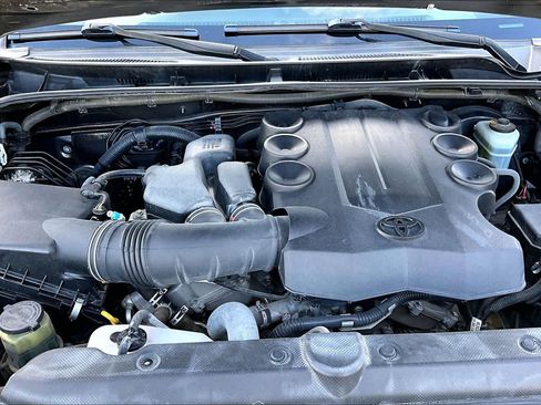 Used 2016 Toyota 4Runner SR5 RWD image 30
