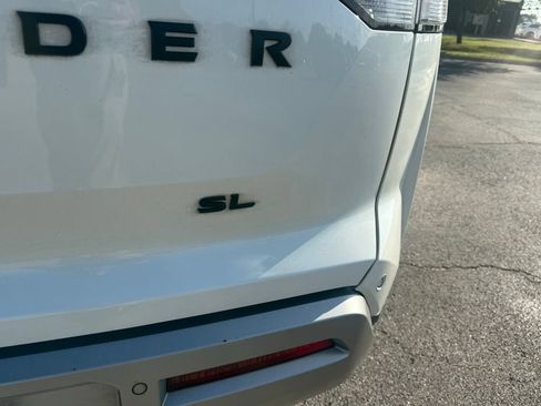 Used 2024 Nissan Pathfinder SL w/ SL Premium Package FWD image 4