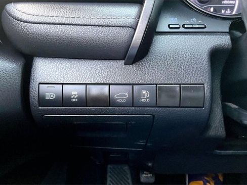 Used 2022 Toyota Camry SE image 15