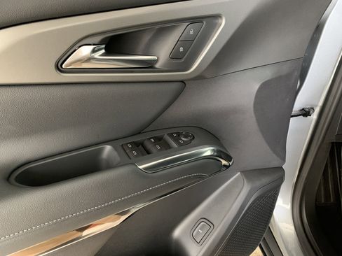 New 2026 Chevrolet Traverse LT image 17