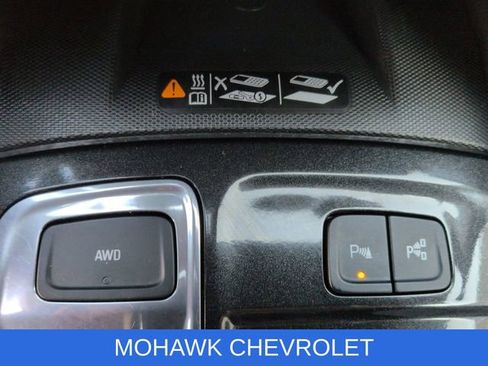 Used 2024 Chevrolet Equinox Premier AWD/4WD image 36