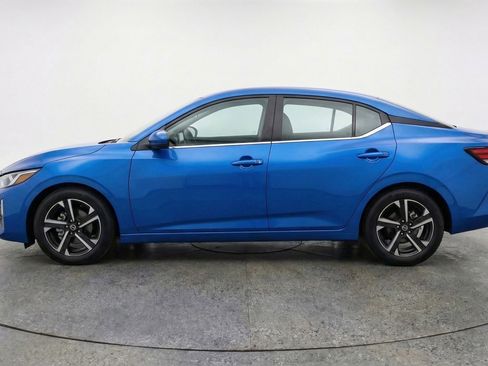 Used 2025 Nissan Sentra SV image 5
