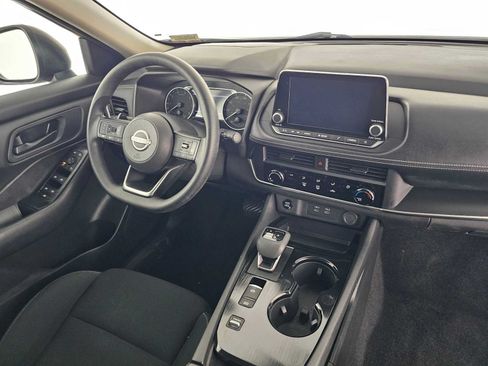 Used 2024 Nissan Rogue S FWD image 11