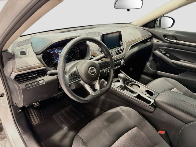 Used 2023 Nissan Altima 2.5 SV FWD image 9