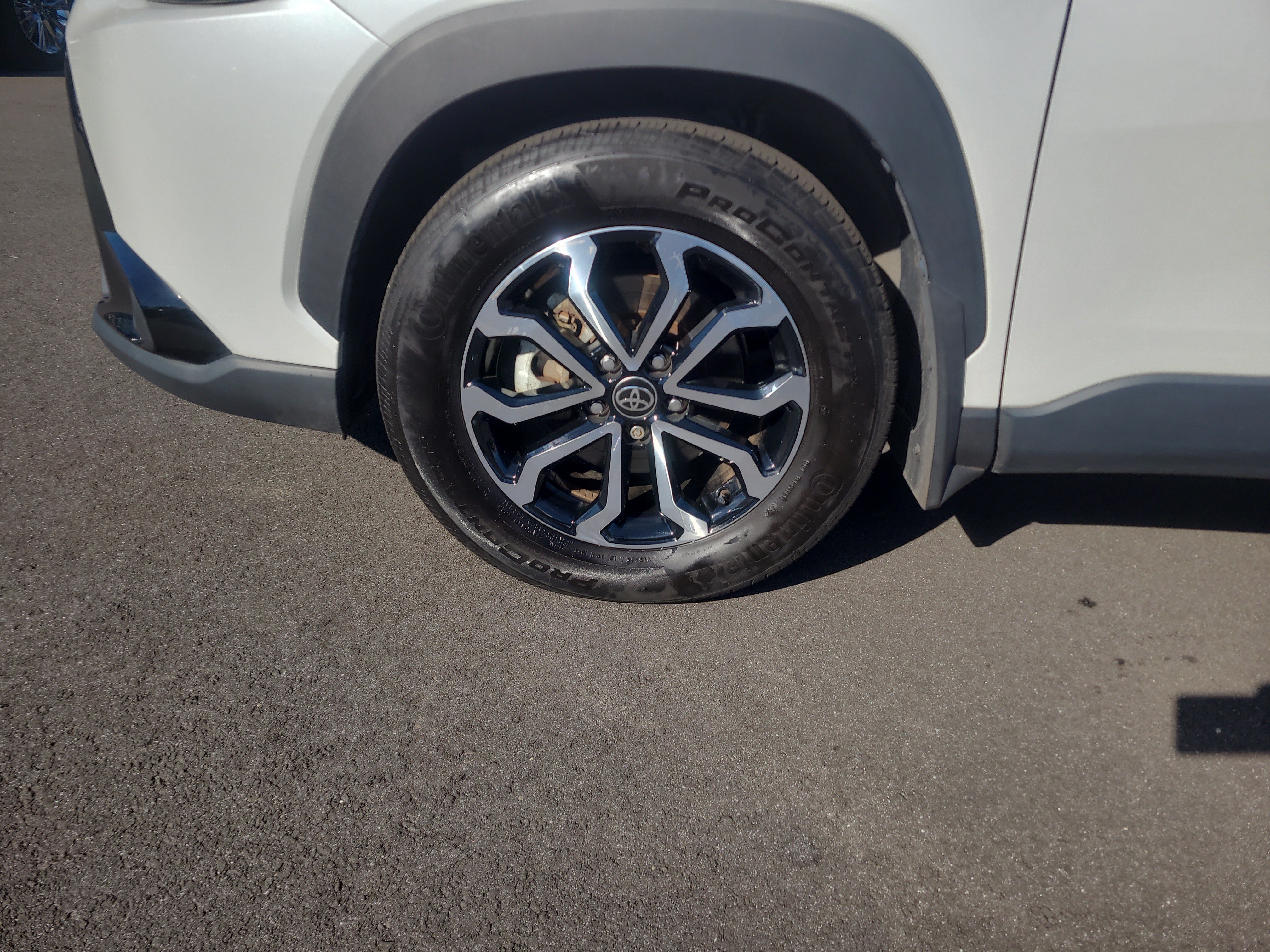 Certified 2024 Toyota Corolla Cross AWD Hybrid w/ Moonroof Package image 9