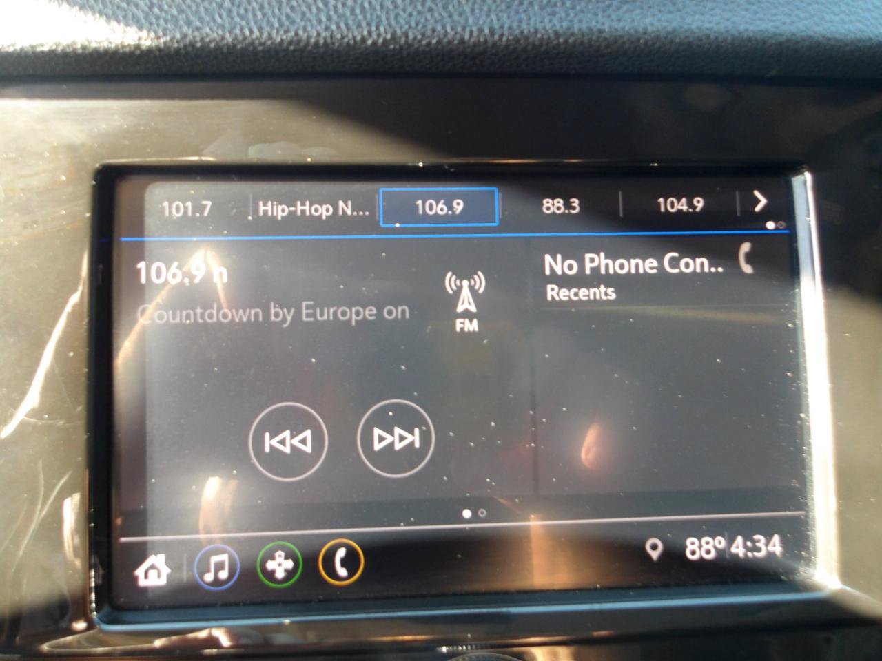 Used 2021 Buick Encore Preferred AWD/4WD image 22