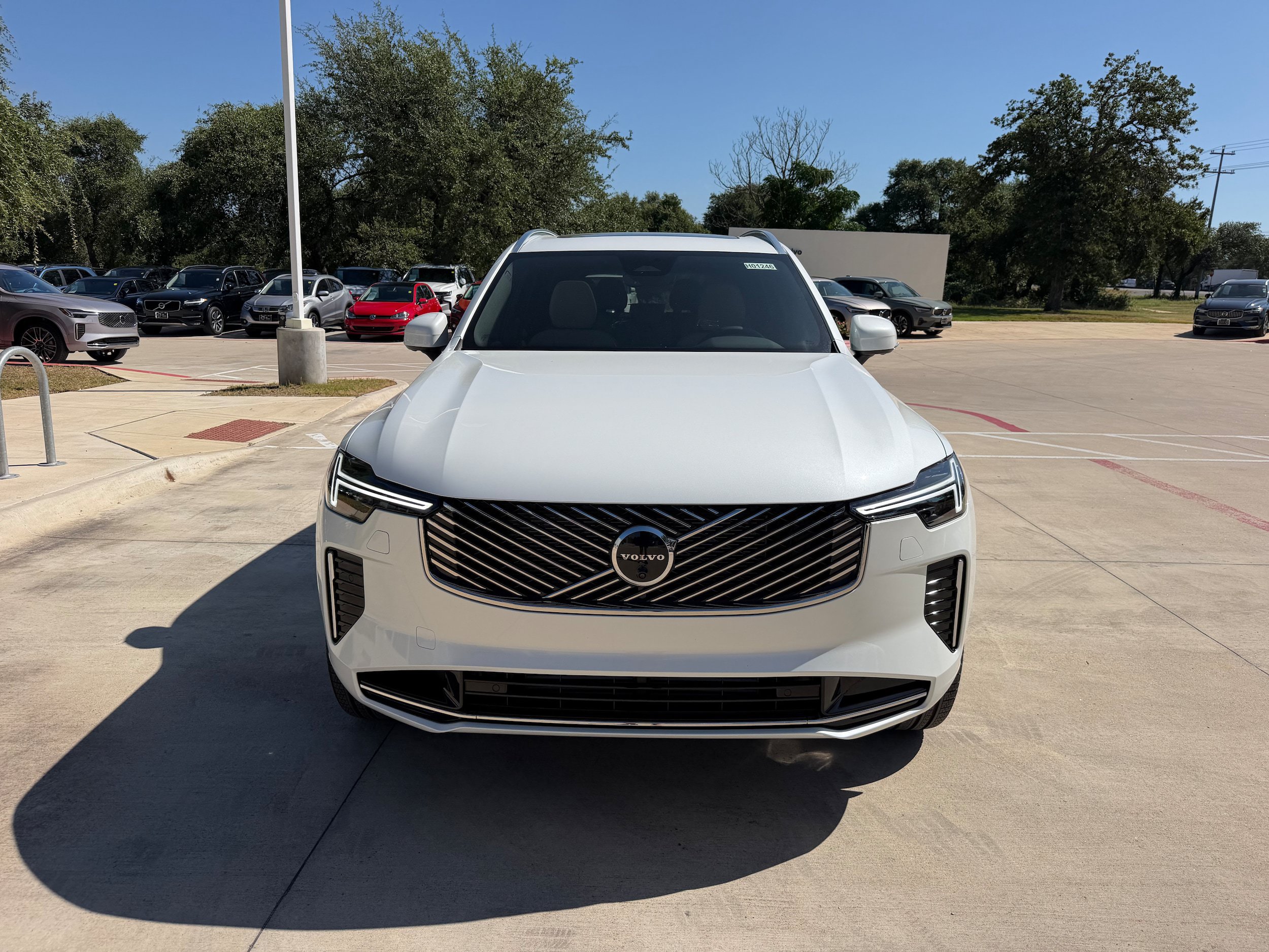 New 2026 Volvo XC90 T8 Plus w/ Protection Package Premier AWD/4WD image 6