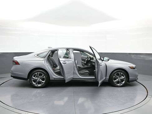 Used 2024 Honda Accord EX-L image 41