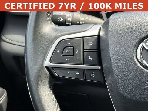 Used 2023 Toyota Highlander XLE AWD/4WD image 25