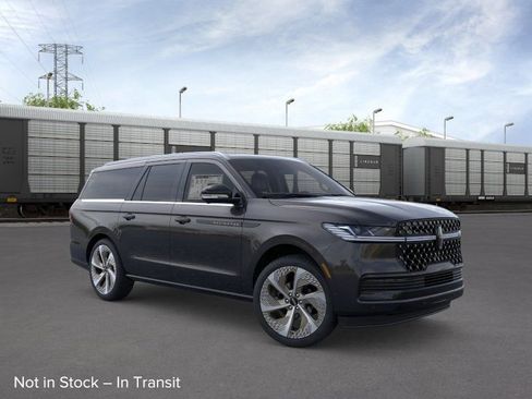 New 2026 Lincoln Navigator L Black Label AWD/4WD image 7