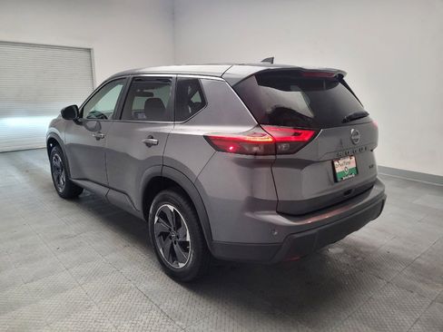 Used 2024 Nissan Rogue SV FWD image 5