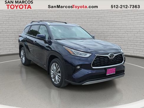 New 2026 Toyota Highlander Platinum AWD/4WD image 3