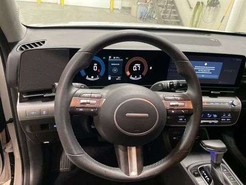 Used 2025 Hyundai Kona SEL image 10