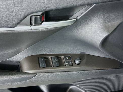 Used 2023 Toyota Camry SE FWD image 14