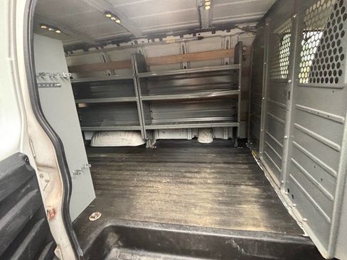 Used 2017 GMC Savana 2500 image 17