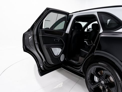 New 2025 Bentley Bentayga image 20