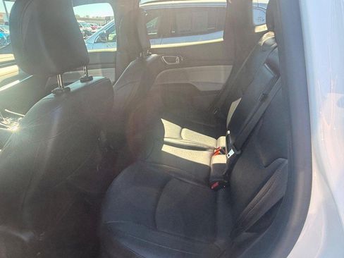 Used 2023 Jeep Compass Limited w/ Elite Group AWD/4WD image 9