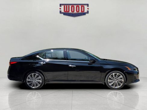 Used 2024 Nissan Altima 2.5 SL AWD/4WD image 2