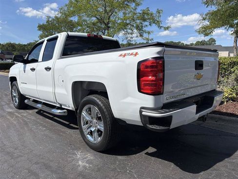 Used 2018 Chevrolet Silverado 1500 Custom w/ Custom Value Package AWD/4WD image 10