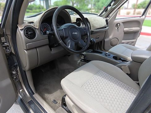 Used 2006 Jeep Liberty Sport AWD/4WD image 12