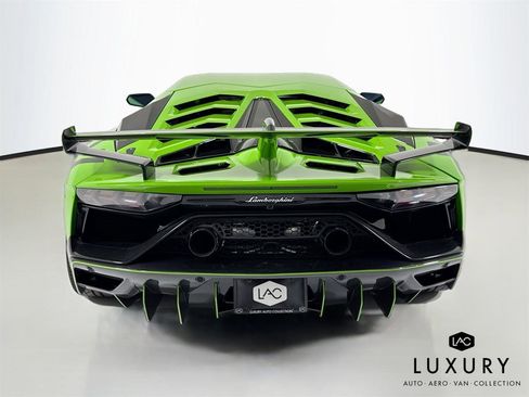 Used 2019 Lamborghini Aventador SVJ AWD/4WD image 7