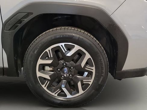 Used 2025 Subaru Forester Premium AWD/4WD image 32
