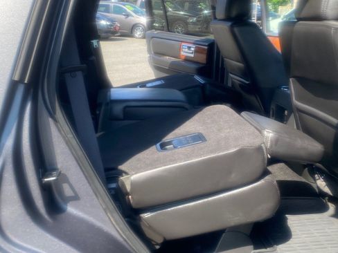 Used 2013 Lincoln Navigator 4WD w/ HD Trailer Tow Pkg image 27