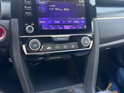 Used 2021 Honda Civic Sport image 2