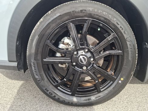 Certified 2024 Nissan Kicks SR FWD image 23