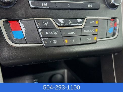 Certified 2018 Ford Fusion SE w/ Fusion SE Technology Package FWD image 17