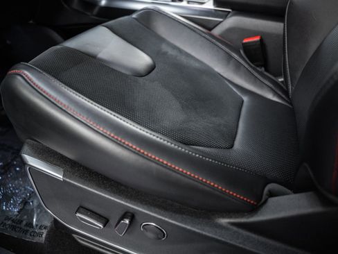 Used 2025 Ford F150 Raptor image 46