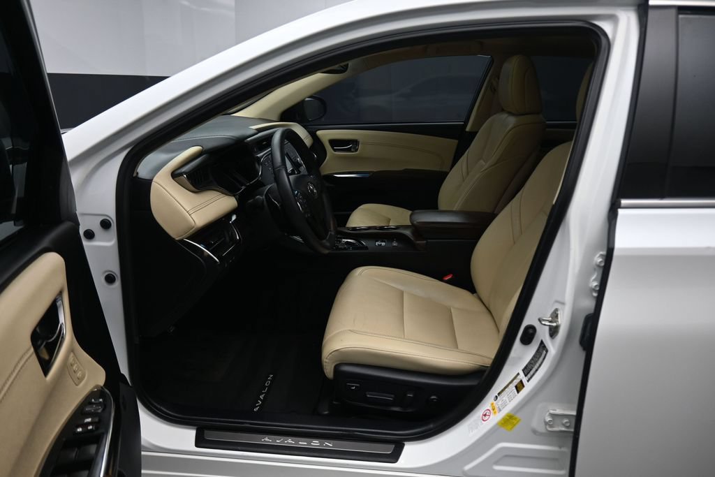Used 2016 Toyota Avalon Limited w/ Toyota Safety Sense Package FWD image 12