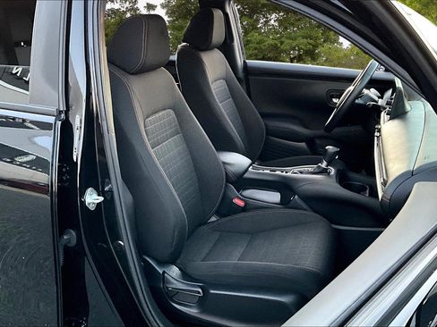 Used 2023 Honda HR-V Sport image 32