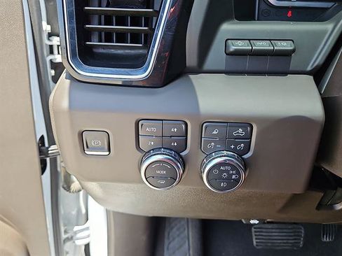 Used 2024 GMC Sierra 2500 Denali w/ Denali Reserve Package AWD/4WD image 13