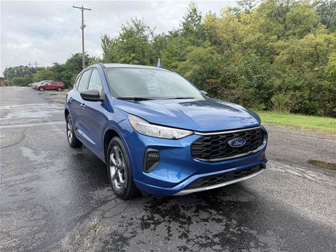 Certified 2023 Ford Escape ST-Line w/ Tech Pack #1 AWD/4WD image 10