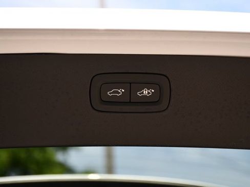 Certified 2026 Volvo XC90 B6 Plus AWD/4WD image 33